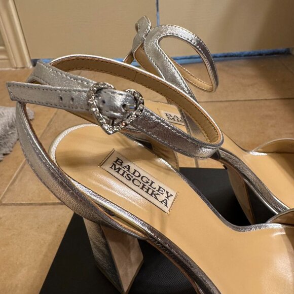 Badgley Mischka Women's Silver Courts - Picture 4 of 7